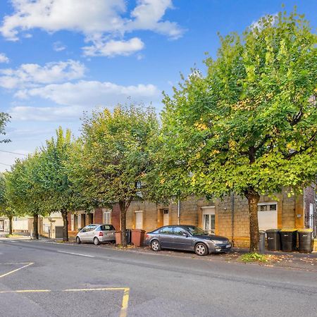 Charleville-Mézières Budget Appart Avec Parking Au Centre-Ville מראה חיצוני תמונה