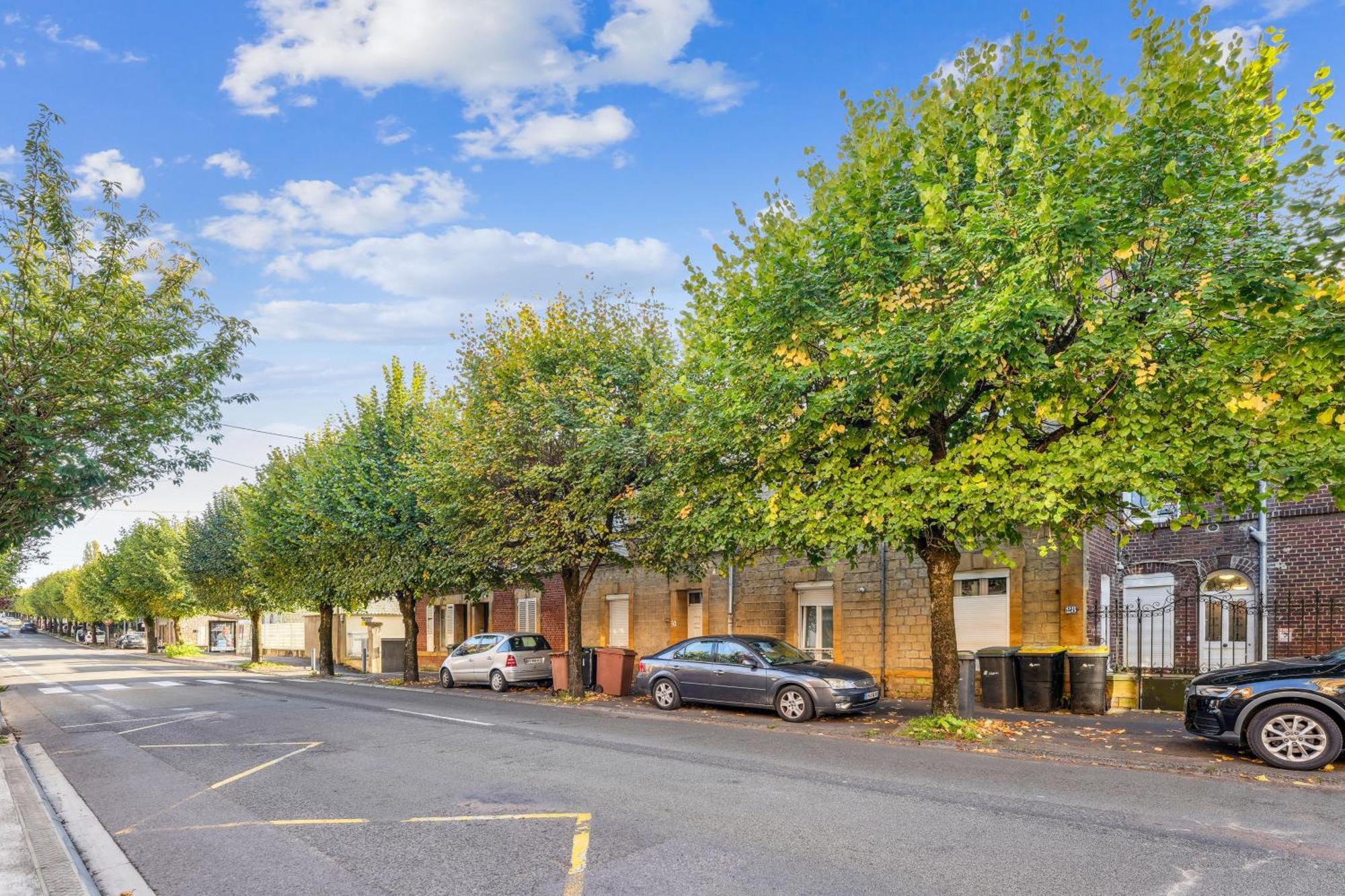 Charleville-Mézières Budget Appart Avec Parking Au Centre-Ville מראה חיצוני תמונה